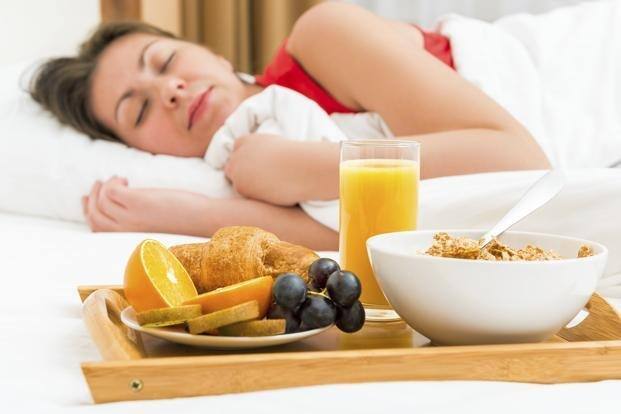 Diets Cause Insomnia: These 9 foods that cause insomnia, forget to eat them at night Diets Cause Insomnia : ਇਨਸੌਮਨੀਆ ਦਾ ਕਾਰਨ ਬਣਦੇ ਇਹ 9 ਫੂਡਸ, ਰਾਤ ​​ਨੂੰ ਭੁੱਲ ਕੇ ਵੀ ਕਰੋ ਇਨ੍ਹਾਂ ਦਾ ਸੇਵਨ
