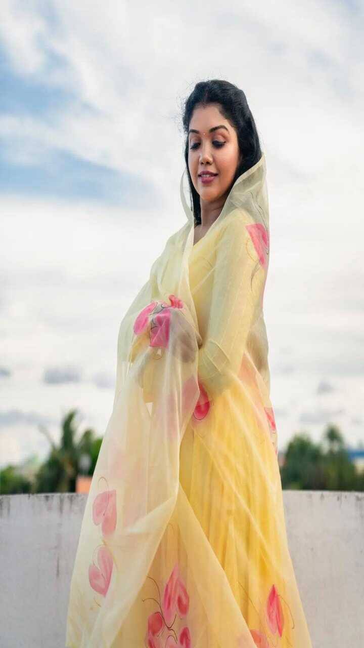 வயசு புள்ள ரெட்ட வாலு...வாழ்த்துவதே இங்கிலீஷ் ஆளு