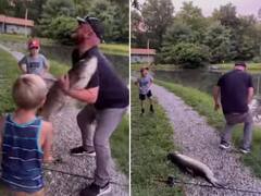 Viral Video: ਮੱਛੀ ਫੜ ਕੇ ਲੈ ਜਾ ਰਿਹਾ ਸੀ ਕਿ ਵਿਅਕਤੀ, ਅਚਾਨਕ ਜੀਵ ਨੇ ਪੂਛ ਨਾਲ ਅਜਿਹੀ ਥਾਂ ਮਾਰਿਆ ਕਿ ਦਰਦ ਨਾਲ ਚੀਕਣ ਲੱਗਾ ਵਿਅਕਤੀ