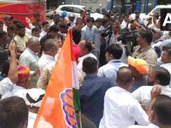 In Pics: बेरोजगारी और महंगाई को लेकर कांग्रेस का प्रदर्शन, जोधपुर में नेता-कार्यकर्ताओं ने बोला हल्ला