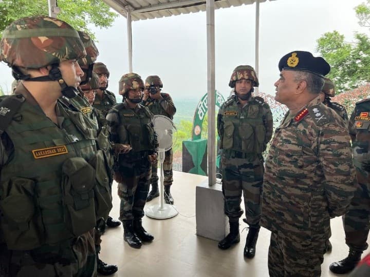 J&K: Army Chief Gen Manoj Pande Visits Forward Areas In Poonch, Reviews Preparation J&K: Army Chief Gen Manoj Pande Visits Forward Areas In Poonch, Reviews Preparation