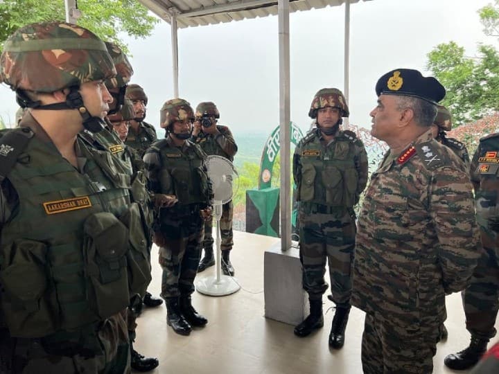 J&K: Army Chief Gen Manoj Pande Visits Forward Areas In Poonch, Reviews Preparation
