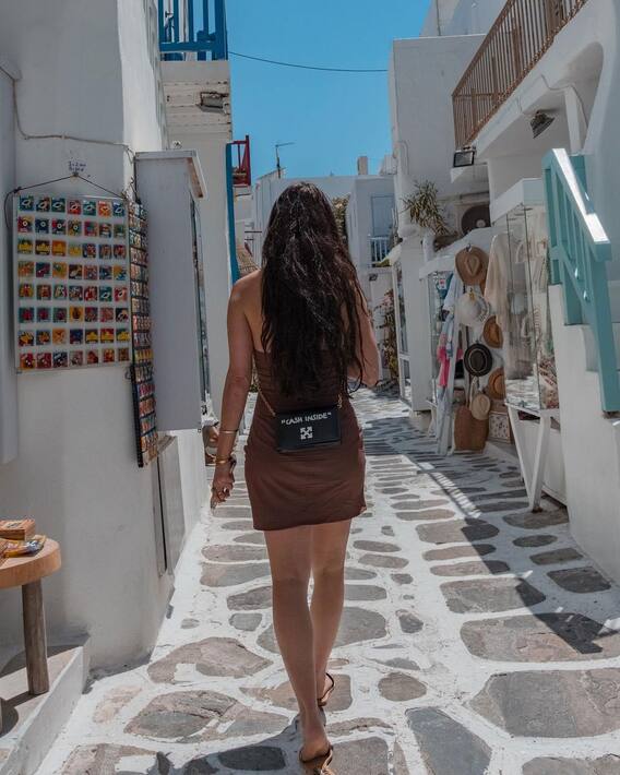 Lauren Gottlieb Latest Photos: ब्राउन कलर की ड्रेस में ग्रीक आइलैंड घूमने निकलीं बिंदास Lauren Gottlieb