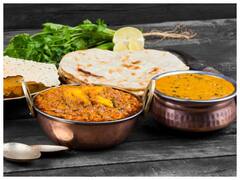 Papad Curry Recipe: हरी सब्जी से ब्रेक लेकर कुछ अलग करें ट्राई, नोट करें पापड़ करी की रेसिपी