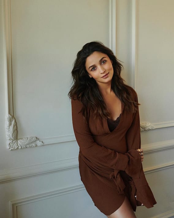 Pregnant Alia Bhatt Looks Gorgeous In Brown Dress As She Flaunts Baby Bump, SEE PICS