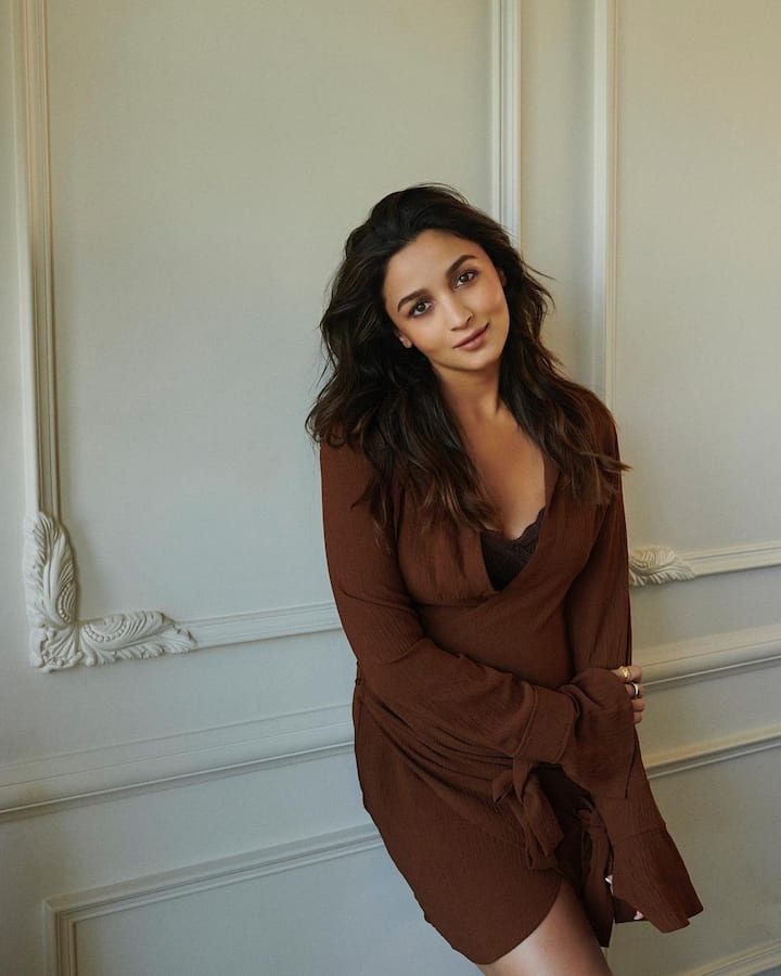 Mom-to-be Alia Bhatt is setting fashion goals with her maternity styles this season. The actress is making one stylish appearance after another as she promotes her films.