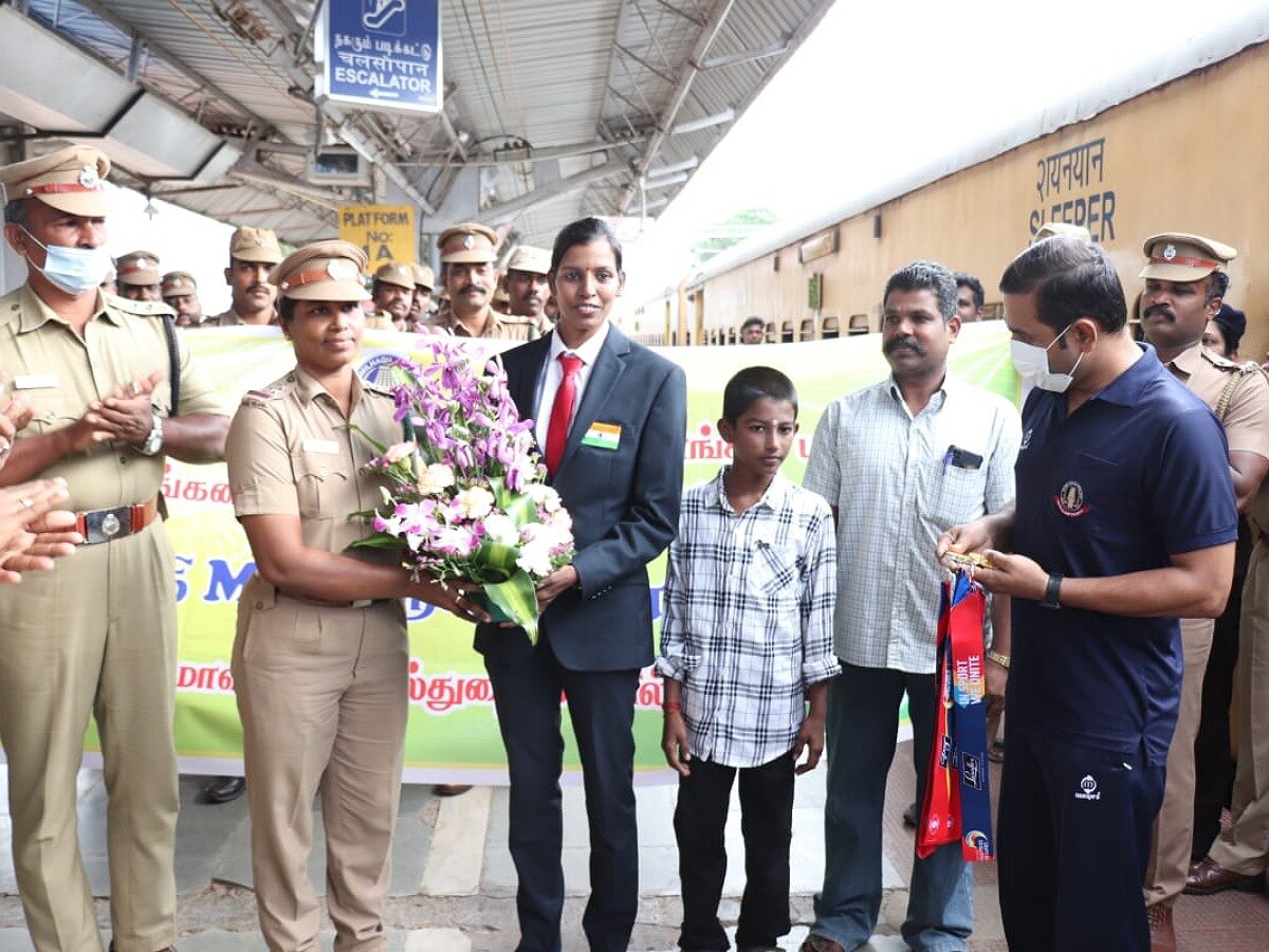 உலக அளவிலான காவலர்,  தீயணைப்பு வீரர்களுக்கான போட்டி -  தங்க பதக்கம் வென்ற பெண் காவலர்