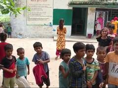 Hathras: हाथरस में प्राथमिक स्कूल का हाल बेहाल, गर्मी सहने के लिए बेबस हैं बच्चे, मिड-डे मिल में निकलते हैं कीड़े