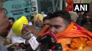Punjab: ਰਾਸ਼ਟਰਮੰਡਲ ਖੇਡਾਂ ਦੇ ਹੀਰੋ ਲਵਪ੍ਰੀਤ ਪਰਤੇ ਪੰਜਾਬ, ਢੋਲ ਤੇ ਭੰਗੜਾ ਨਾਲ ਸਵਾਗਤ