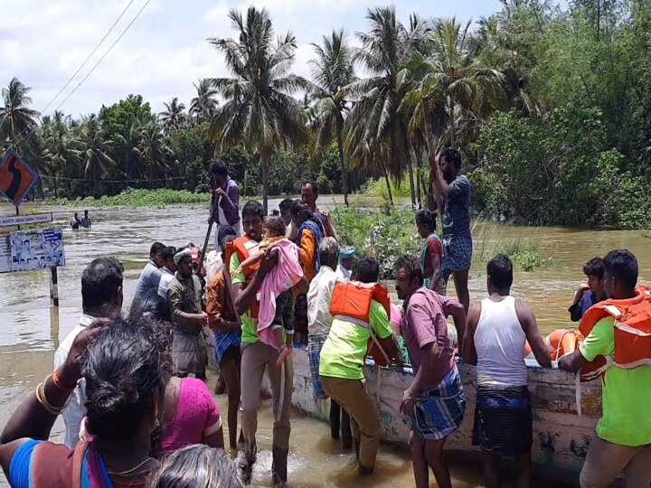 கொள்ளிடம் அருகே தண்ணீர் சூழ்ந்த கிராமம், வெளிவர மறுக்கும் மக்கள்! 