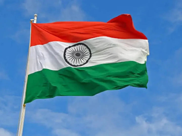 National flag in every home: School Education Department Tamilnadu National Flag: மாணவர்கள் இல்லம்தோறும் தேசியக்கொடியை ஏற்றவேண்டும்.. அறிவுறுத்தும் பள்ளிக்கல்வித்துறை
