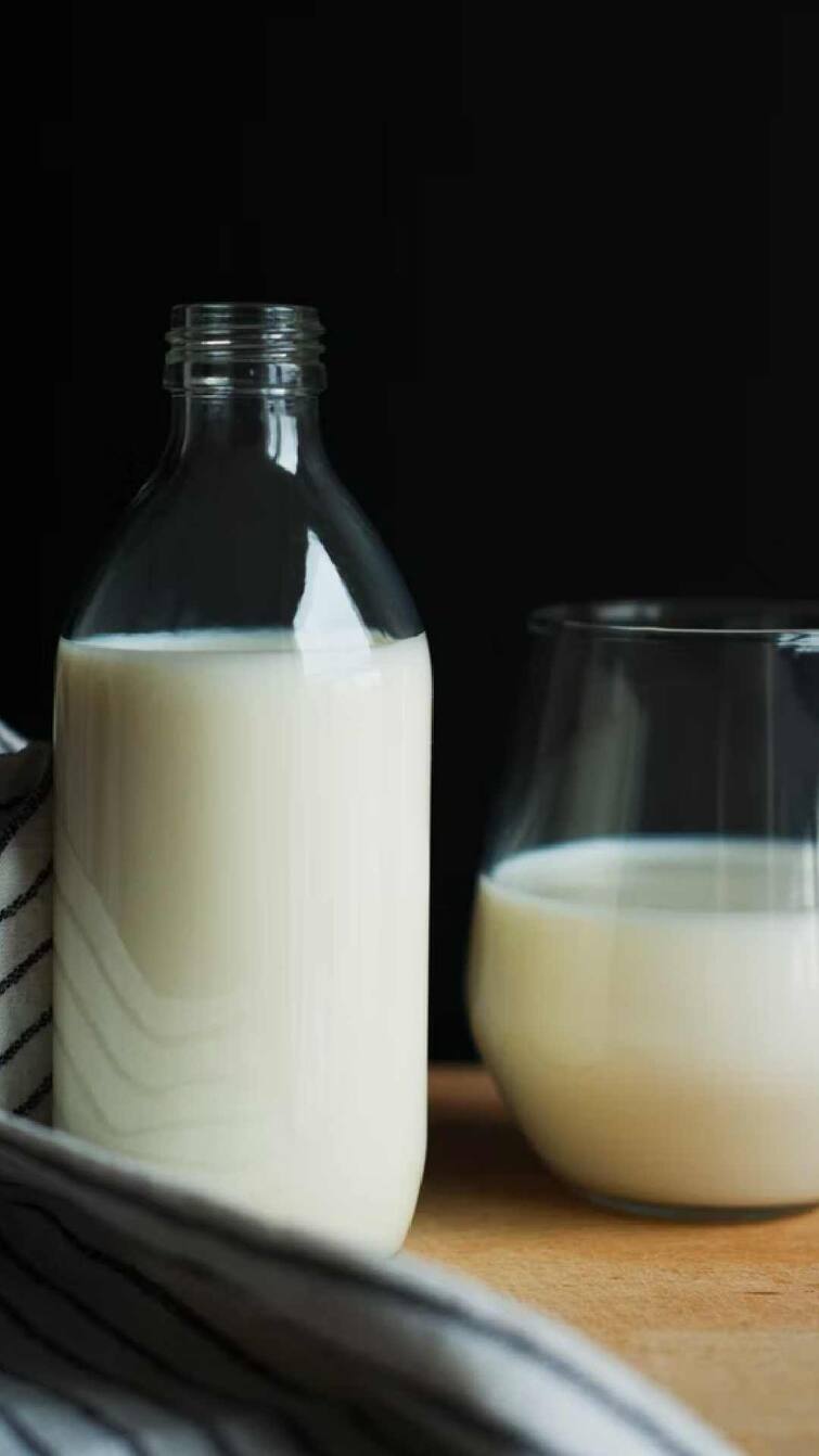 Milk intake for weight loss and fitness in daily life to make muscles Weight Loss With Milk:  વજન ઘટાડવું છે તો દિવસમાં  કેટલી માત્રામાં દૂધનું કરવું જોઇએ સેવન જાણો