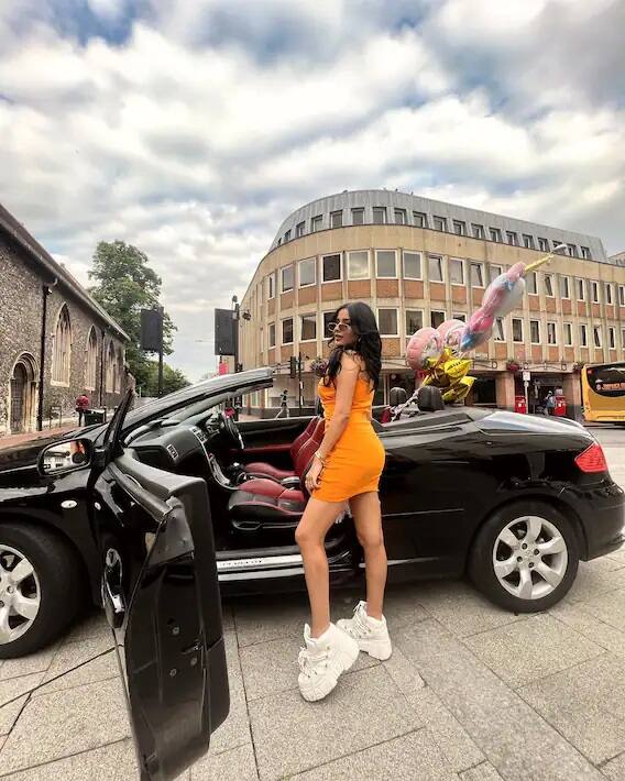 Glamorous look: Punjabi actress Sara Gurpal's killer look seen in London, pictures in green bralette go viral