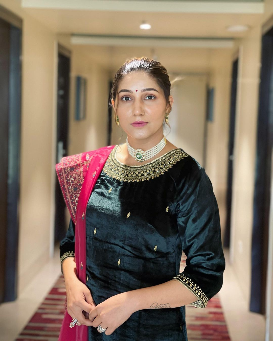 Sapna Choudhary Look | Sapna Choudhary Pics: सलवार कमीज में सपना चौधरी के देसी अवतार ने बजाई फैंस के दिलों की घंटी, फोटो देख आप भी कहेंगे क्या खूब