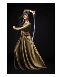 Adah Sharma: అదాశర్మ వింత గెటప్, పోజులు చూశారా?