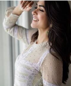 Mrunal Thakur Photos : ਦੇਸੀ ਕੁੜੀ ਅਵਤਾਰ 'ਚ ਮਰੁਨਾਲ ਠਾਕੁਰ ਨੇ ਲੁੱਟੀ ਮਹਿਫ਼ਲ , ਤਸਵੀਰਾਂ 'ਚ ਲੱਗ ਰਹੀ ਹੈ ਖੂਬਸੂਰਤ