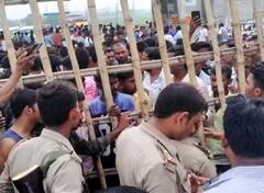 Raebareli News: नहर में डूबे युवक की तलाश में पुलिस की लापरवाही पर भड़का गुस्सा, ग्रामीणों ने किया सड़क जाम