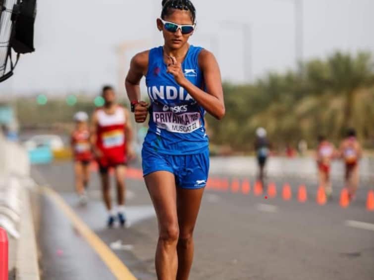 Commonwealth Games 2022 Athletics 10000 meter Race walking Priyanka Goswami wins silver medal CWG 2022 Athletics: காமன்வெல்த் 10 ஆயிரம் மீட்டர் நடை பிரிவில் முதன்முதலில் வெள்ளி வென்று அசத்திய பிரியங்கா கோஸ்வாமி