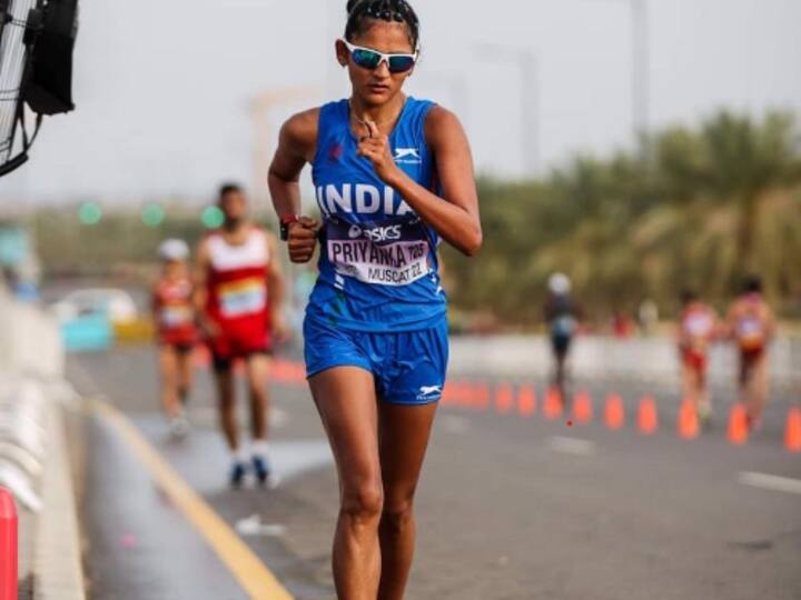 Olympian Priyanka Goswami First Indian woman win silver medal in Women 10Km Race at CWG 2022 Birmingham CWG Priyanka wins silver : प्रियांका गोस्वामीनं जिकलं रौप्यपदक, 10 किमी चालण्याच्या शर्यतीत पदक जिंकणारी पहिली भारतीय