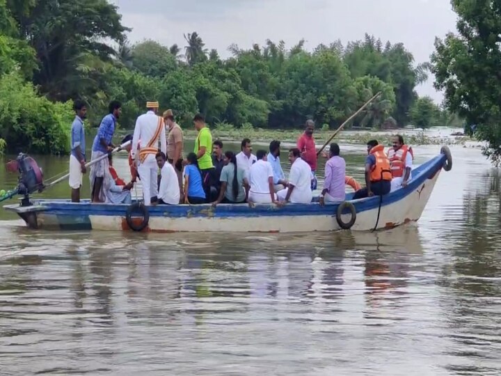 கொள்ளிடம் வெள்ளத்தால் பாதிக்கப்பட்ட பகுதி - படகில் சென்று பார்வையிட்ட  அமைச்சர் மெய்யநாதன்