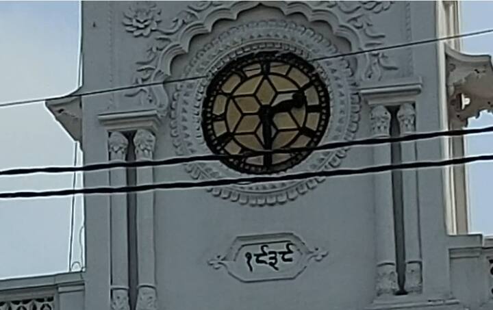 माना जाता है कि महात्मा गांधी और उनके समर्थकों के विरोध के चलते अध्यक्ष बनने के बाद भी नेताजी अपनी कार्यसमिति तक नहीं बना पाए थे. उन्होंने इसके बाद ही अध्यक्ष पद छोड़ने का फैसला किया.1939 में ही नेताजी सुभाषचंद्र बोस ने ऑल इंडिया फॉरवर्ड ब्लॉक का गठन भी किया था, जिसका विचार उन्हें जबलपुर में ही आया था.