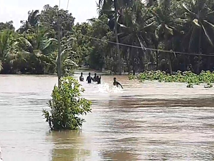 சீர்காழி: ஆபத்தை உணராமல் கொள்ளிடம் ஆற்று வெள்ளத்தில் ஆட்டம் போடும் இளைஞர்கள்..!