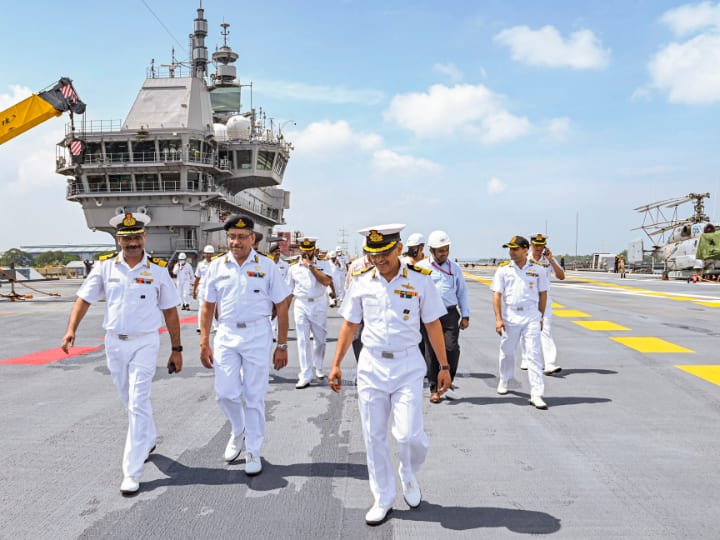Indian Navy is sending ships all over the world under the Azadi Ka Amrit Mahotsav Azadi ka Amrit Mahotsav: आजादी के अमृत महोत्सव के तहत पूरी दुनिया में पोत भेज रही है नौसेना