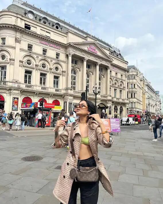 Glamorous look: Punjabi actress Sara Gurpal's killer look seen in London, pictures in green bralette go viral