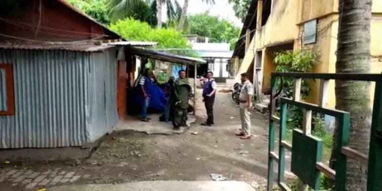 north 24 pargana: 30 fresh bombs recovered in Jagaddal police station area North 24 Pargana: জগদ্দল থানা এলাকায় ৩০টি তাজা বোমা উদ্ধার