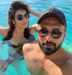 Karishma Tanna पति Varun Bangera संग पूल में हुईं रोमांटिक, कोजी तस्वीरें कीं शेयर