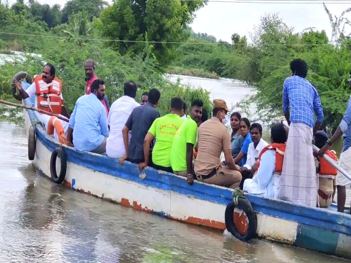 கொள்ளிடம் வெள்ளத்தால் பாதிக்கப்பட்ட பகுதி - படகில் சென்று பார்வையிட்ட  அமைச்சர் மெய்யநாதன்