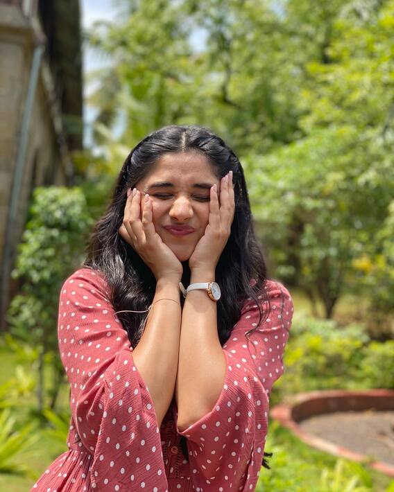 Kanika Mann: Actress Kanika Mann's flirtatious style, share special pictures