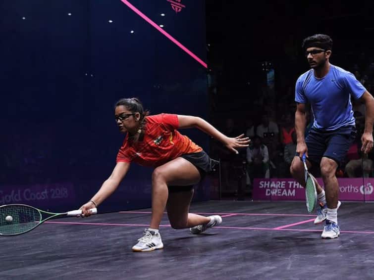 CWG 2022 Updates Squash Mixed Doubles Deepika Pallikal Karthik and Sourav Ghosal win Bronze Medal match CWG 2022: कॉमनवेल्थ स्पर्धेत भारताच्या पदकांचं अर्धशतक! स्क्वॉश मिश्र दुहेरीत भारतीय जोडीनं कांस्यपदक जिंकलं