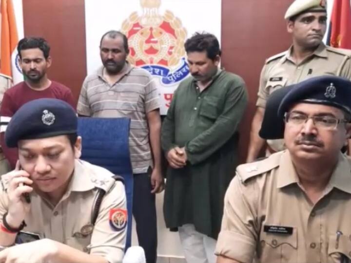 Moradabad Uttar Pradesh Police arrested three people of fake notes gang fake notes of one lakh recovered ANN Moradabad News: देशभर में नकली नोट फैलाने की फिराक में था ये गैंग, पुलिस ने भंडाफोड़ कर तीन को किया गिरफ्तार
