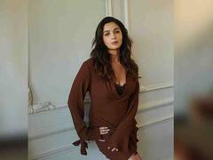 PHOTO : ‘मॉम टू बी’, आलिया भट्टने पहिल्यांदाच फ्लाँट केला बेबी बंप! पाहा फोटो...