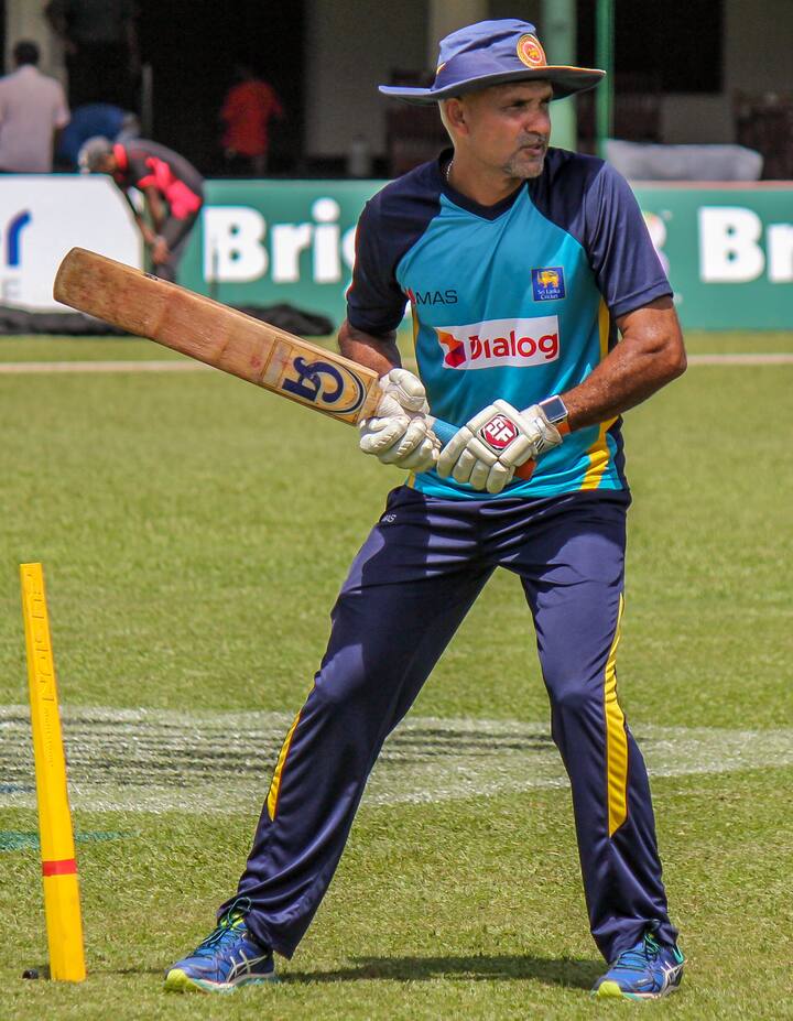 শ্রীলঙ্কার প্রাক্তন অধিনায়ক ও প্রাক্তন ক্রিকেটার মার্ভান আট্টাপাট্টু ১৯৯৭-২০০৪ পর্যন্ত ১২টি ইনিংস খেলে মোট ৭টি অর্ধশতরান হাঁকিয়েছেন।