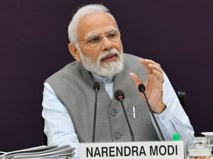 नीति आयोग (Niti Aayog) की संचालन परिषद की सातवीं बैठक रविवार को देश की राजधानी दिल्ली (Delhi) में शुरू हो गई. बैठक में फसल विविधीकरण, शहरी विकास और राष्ट्रीय शिक्षा नीति (NEP) के क्रियान्वयन जैसे विभिन्न मुद्दों पर चर्चा हुई.