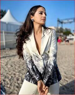 Helly Shah Pics: ਹੈਲੀ ਸ਼ਾਹ ਨੇ ਕਲਾਸੀ ਲੁੱਕ 'ਚ ਕਰਵਾਇਆ ਫੋਟੋਸ਼ੂਟ, ਤਸਵੀਰਾਂ ਦੇਖ ਫੈਨਜ਼ ਹੋਏ ਦੀਵਾਨੇ