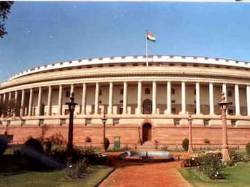 India 75: இந்திய நாட்டில் சுதந்திரத்திற்கு பிறகு மாற்றத்தை ஏற்படுத்திய முக்கிய சட்டங்கள்..