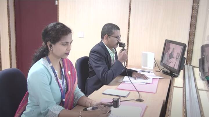 ঘড়িতে তখন কাঁটায় কাঁটায় ৯টা ১৮ মিনিট। যাত্রা শুরু করল ইসরো-র সবচেয়ে ছোট উপগ্রহ উৎক্ষেপণ যান। (ছবি: ISRO ওয়েবসাইট)