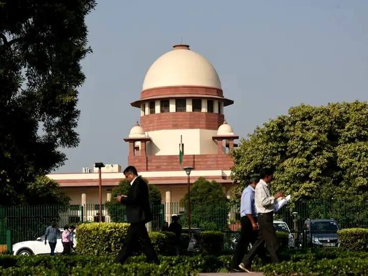 SC To Interpret MTP Law To Include 'Unmarried Women' Among Those Who Can Abort 24-Week Foetus SC To Interpret MTP Law To Include 'Unmarried Women' Among Those Who Can Abort 24-Week Foetus