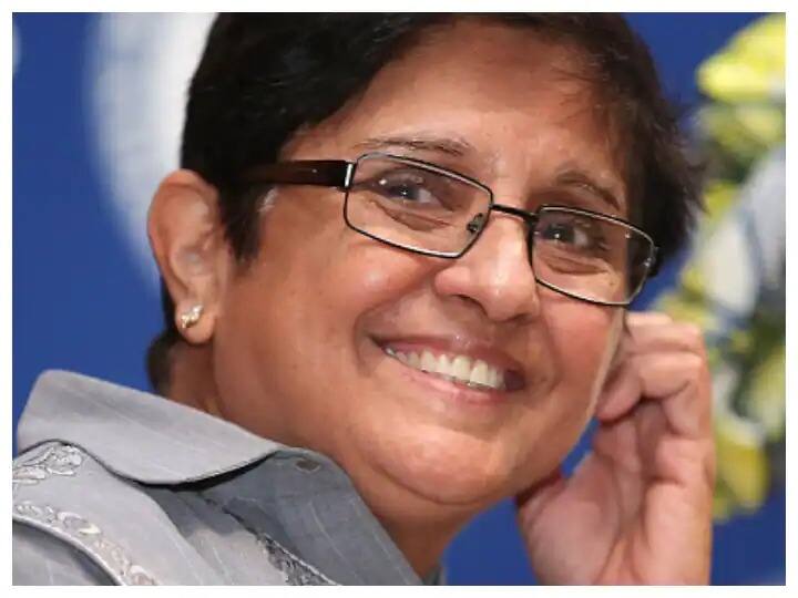 Saviours in Uniform Kiran bedi  India's First Female IPS Officer  who are winning our hearts Saviours in Uniform : स्त्री शक्तीची 'किरण'