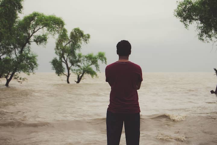 কাজেই অভিভাবক হিসেবে সতর্ক হওয়া ভাল। কয়েকটি দিকে নজর রাখলেই বোঝা যাবে, আপনার সন্তানের আদৌ কোনও পেশাদার পরামর্শের প্রয়োজন রয়েছে কিনা।