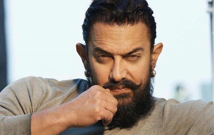 Aamir Khan Films: आमिर खान (Aamir Khan) बॉलीवुड के एक ऐसे एक्टर हैं जो बेहतरीन फिल्मों का चुनाव करने के लिए जाने जाते हैं और इसी कारण से उनकी फिल्में बॉक्स ऑफस पर छा जाती हैं. आज हम आपको कुछ ऐसी फिल्मों के बारे में बताने वाले हैं जिसका ऑफर पहले आमिर खान को मिला था, लेकिन इन्होंने उसे रिजेक्ट (Aamir Khan Rejected Films) कर दिया था. जिसके बाद उन फिल्मों को करके सलमान खान (Salman Khan) और शाहरुख खान (Shahrukh Khan) छा गए.