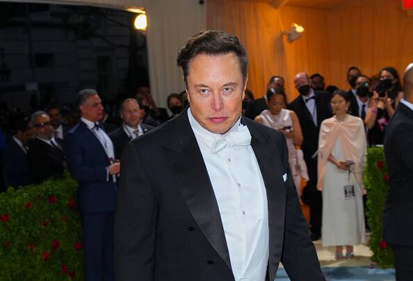 Elon Musk Vs Twitter: Musk Invites CEO Parag Agrawal To A Public Debate On Bots Elon Musk Vs Twitter: Musk Invites CEO Parag Agrawal To A Public Debate On Bots