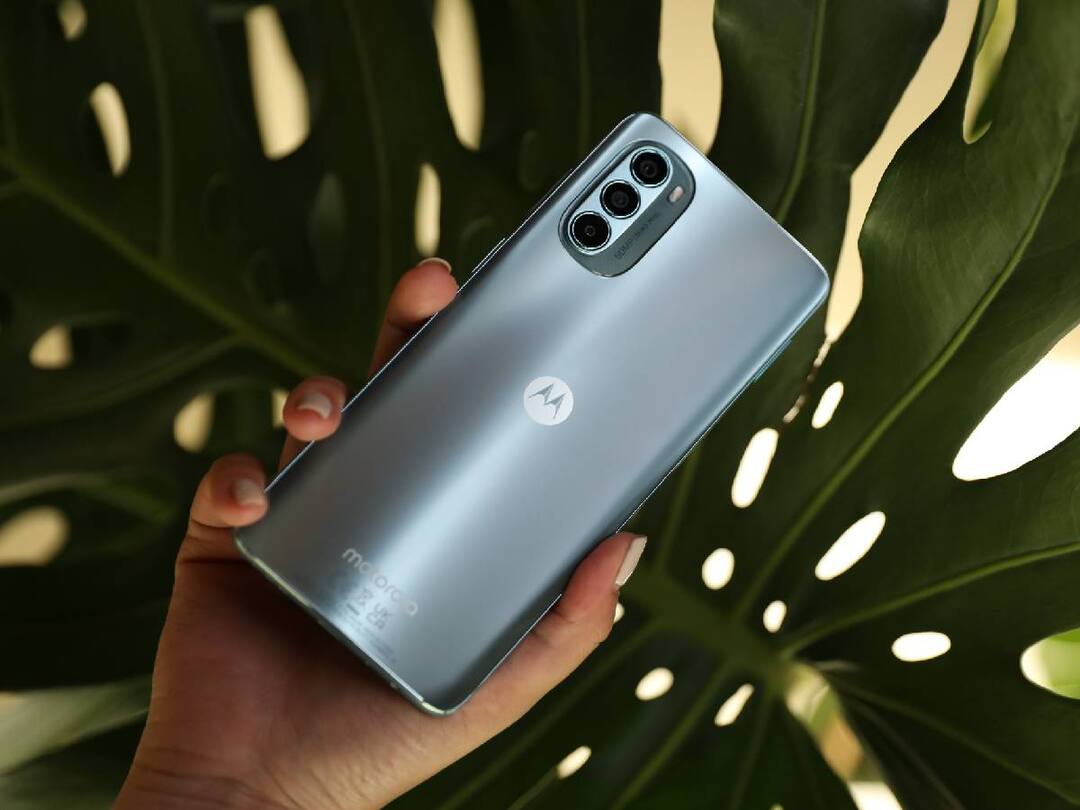 Moto G62 5G: మోటొరోలా చవకైన 5జీ ఫోన్ వచ్చేస్తుంది - రూ.15 వేలలోపే! Moto G62 5G Price Leaked Online May Launch on August 18th Moto G62 5G: మోటొరోలా చవకైన 5జీ ఫోన్ వచ్చేస్తుంది - రూ.15 వేలలోపే!