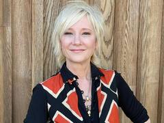 'Donnie Brasco' Fame Actress Anne Heche Hospitalised After Getting Severely Burnt In Car Crash