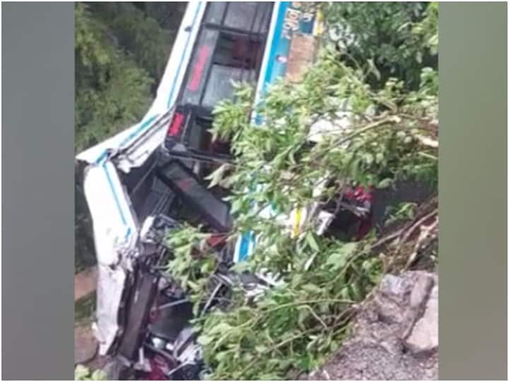 Major road accident in Mussoorie, Uttarakhand, roadways bus full of passengers fell into a ditch