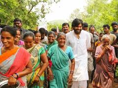 Janasena Chief Pawan Kalyan Accepts Telangana Minister KTR's Handloom Challenge