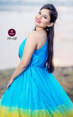 In Pics : खास ड्रेसमध्ये राजेश्वरीचा जलवा, चाहत्यांना लागलं याड!